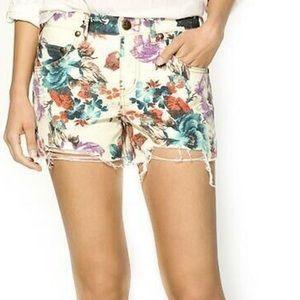 Free People pretty printed jean shorts